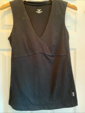 Patagonia Black V-Neck  Top